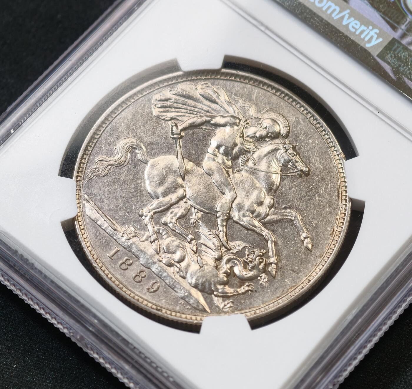 “方寸甄品”甄品场，甄臻铺-世界币章拍卖（第57期，直播拍卖），送拍享返佣金等优惠多多 NGC-AUD 1889年英国维多利亚高冠克朗银币，仅背面清洗