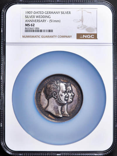 【俄甄集藏】2026年(050)04-01星期三 晚 19:30 全场包邮 - 德国普鲁士1907年威廉一世与奥古斯塔王后头像柏林炽天使共济会分会银婚大银章，NGC MS62，高浮雕，酱彩老包浆，赠与布希及其妻子魏厄察尔，名家Loos作品，经典品种，直径：51mm