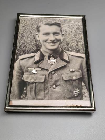 小驴勋章奖章收藏3月28日周六晚六点拍卖（珍爱和平，收藏战争，铭记历史，勿忘国耻，忠党爱国。有偿代拍，送拍规则在简介最后，参拍须阅读规则后再参拍，关系到运费包装发货时效真假辨别等关键信息，拍卖时不再发原图，看大图店主微信码在拍卖店铺介绍里） - 骑士勋章获得者战后签名照