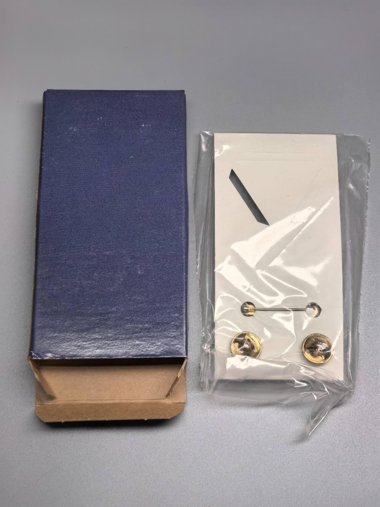 小驴勋章奖章收藏3月28日周六晚六点拍卖（珍爱和平，收藏战争，铭记历史，勿忘国耻，忠党爱国。有偿代拍，送拍规则在简介最后，参拍须阅读规则后再参拍，关系到运费包装发货时效真假辨别等关键信息，拍卖时不再发原图，看大图店主微信码在拍卖店铺介绍里） 美国远征武装力量服役纪念章，库存