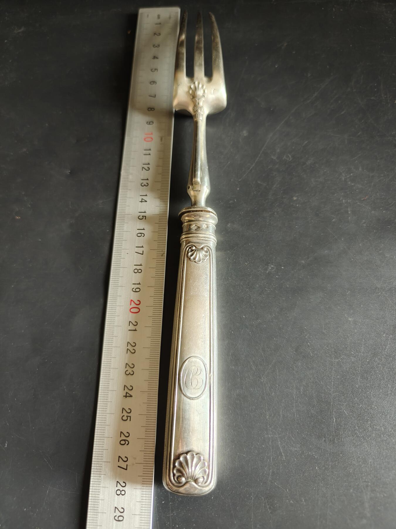 老王徽章第190期 法国银叉子    密涅瓦1级银标    950银     长度30mm    重量219.3g