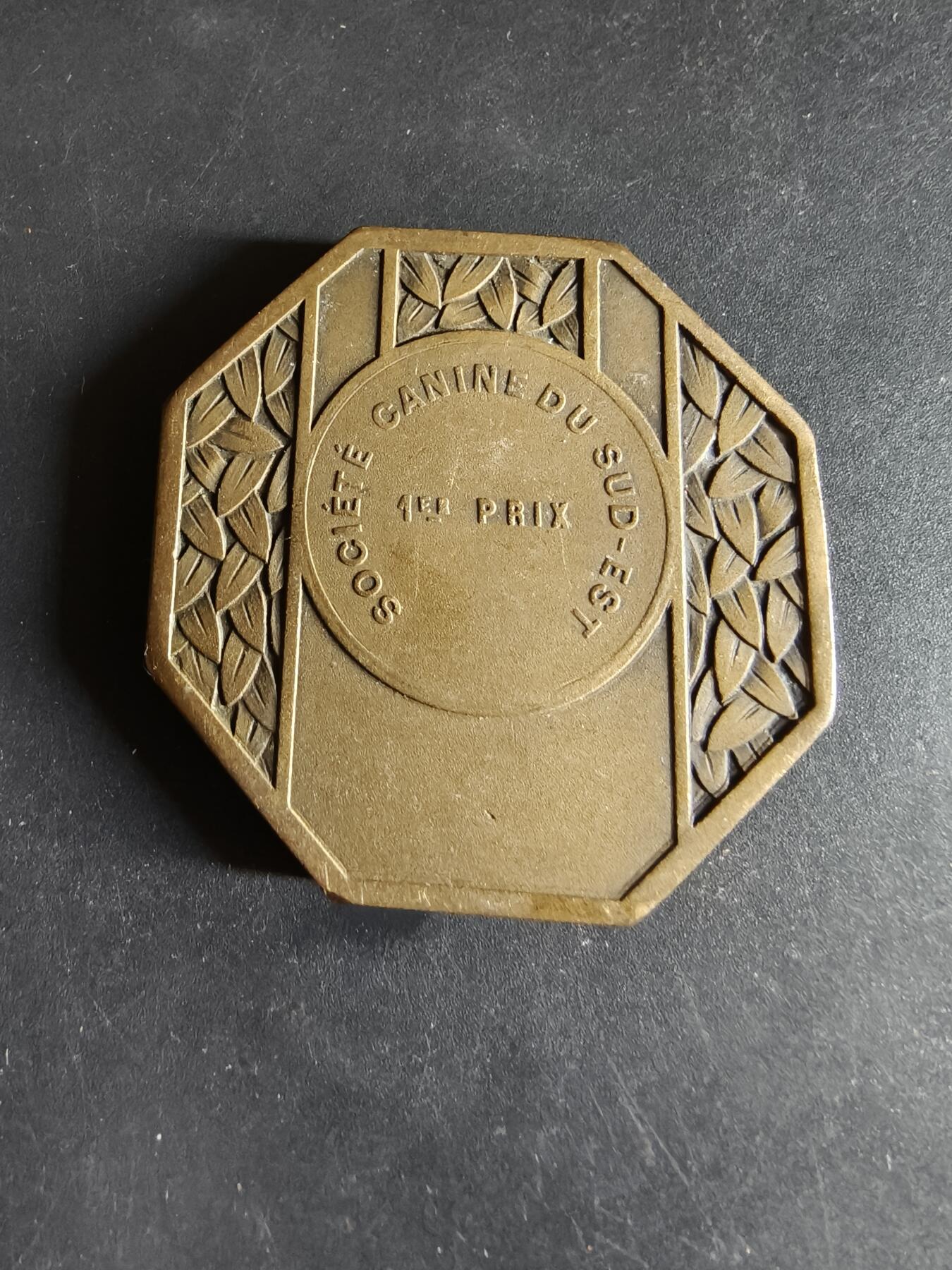 老王徽章第190期 法国东南宠物犬协会一等奖八角大铜章     尺寸48mm     重量58.9g