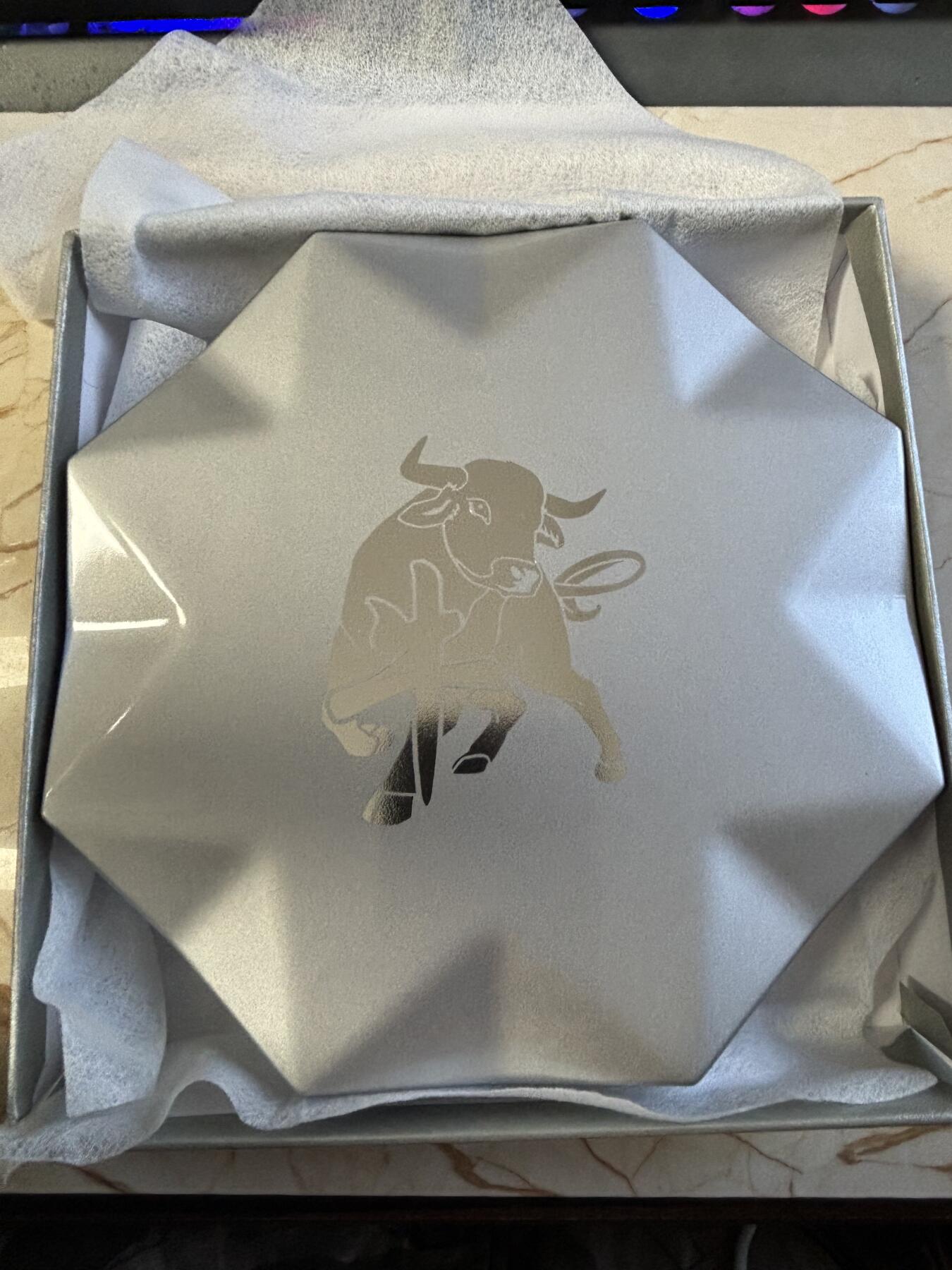 第194期拍卖 新加坡2021年十二生肖牛年银币3枚套NGC-PF69，1盎司/1盎司/1/4盎司，999银，发行2000套