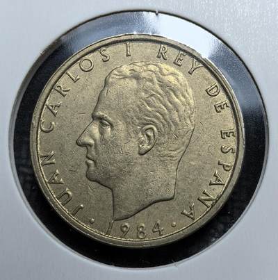 外国优质老铜币银币苏联纪念章，每周六晚九点倒数截拍，满百包邮可寄存，持续收拍 - 西班牙1984 年 100 比塞塔铜币，正面胡安・卡洛斯一世头像，背面经典国徽与海格力斯柱，品相完好带自然包浆，是佛朗哥后西班牙货币收藏的优选。