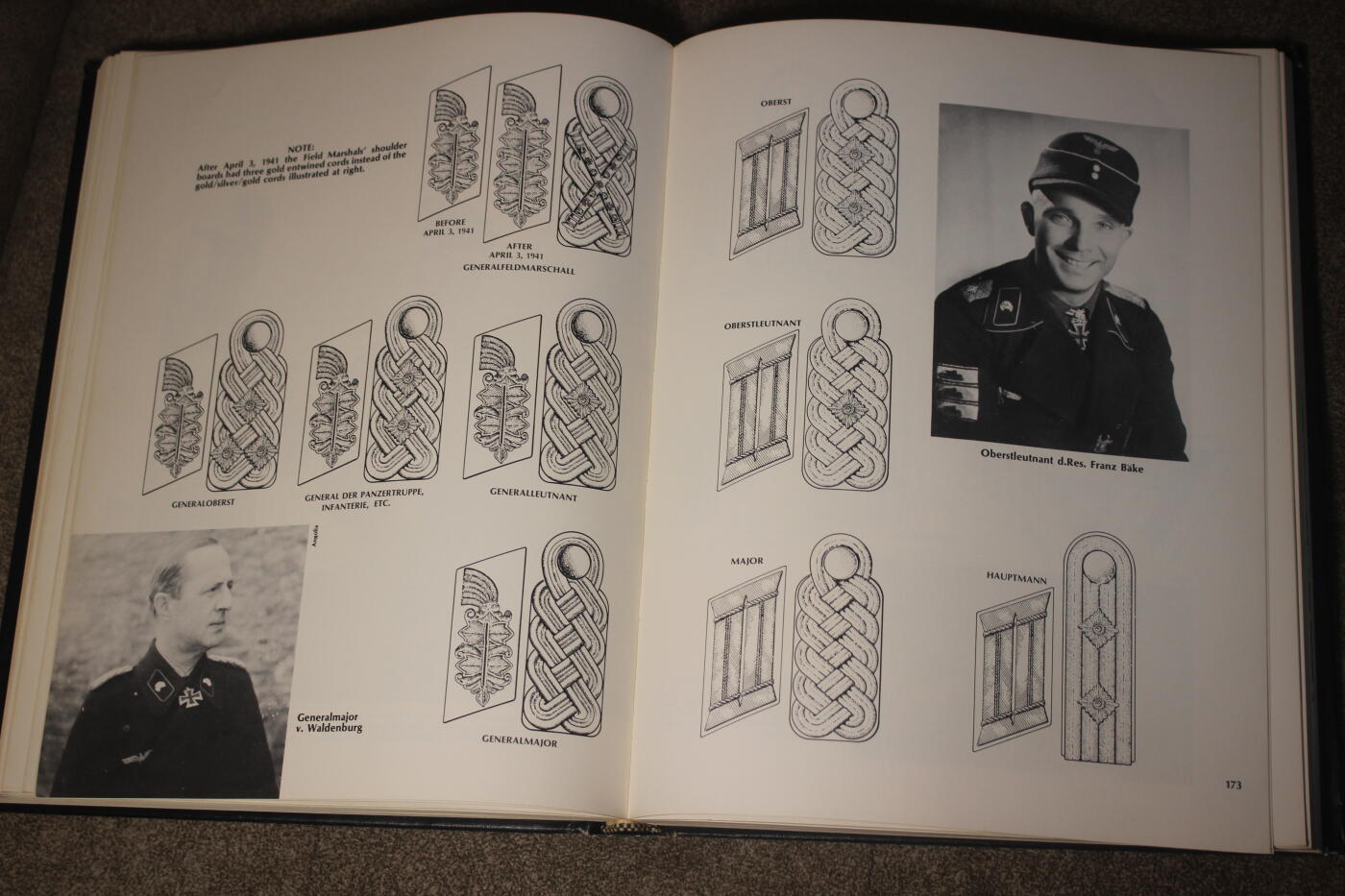 2026.4.2德系小拍卖 德三装甲兵团，全书335页，详细介绍了装甲兵的历任指挥官、编队构成、制服装备还有战术符号，封面略有痕迹，内页完好