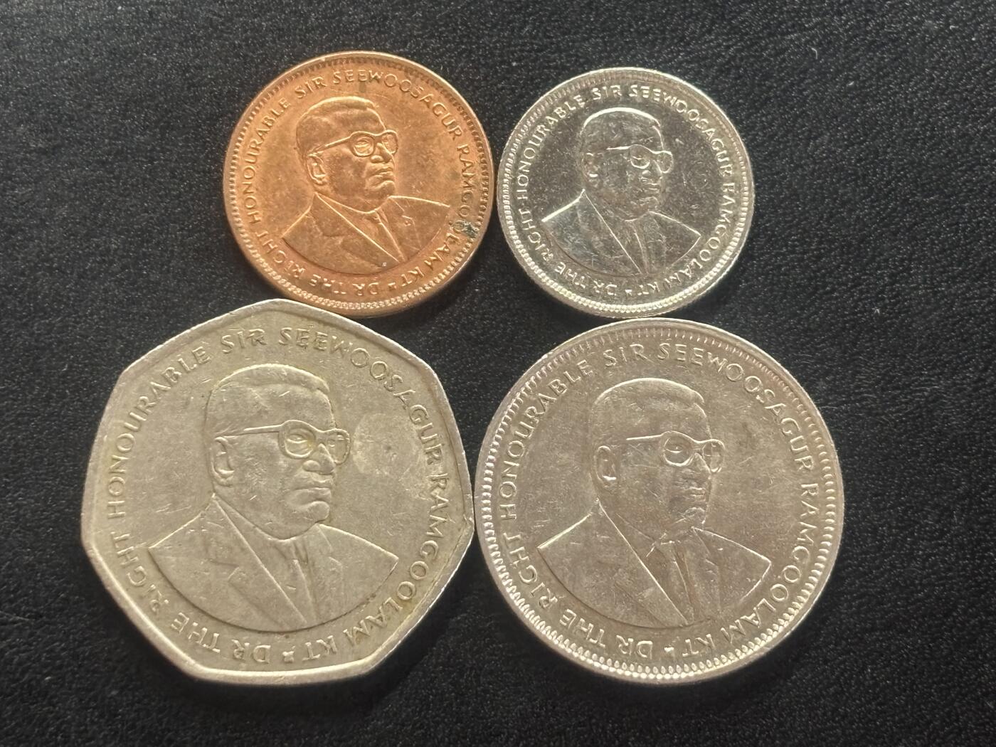 邮泉阁邮票限时拍卖第四十四场 （邮票在国外，请付邮费6元） 毛里求斯4枚