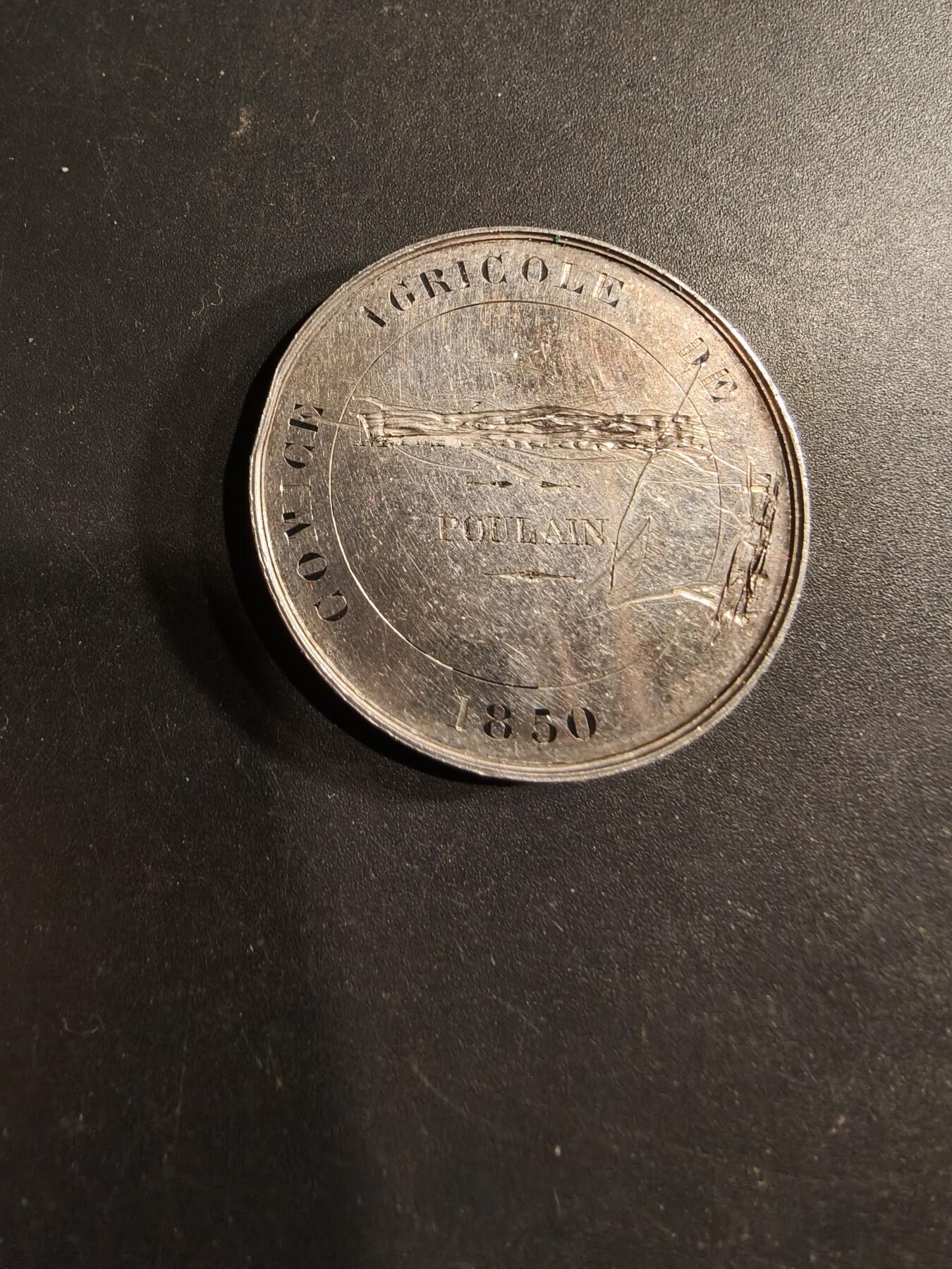 老王徽章第190期 法国农业委员会大银章    早期手指950银标     直径33mm    重量16.9g