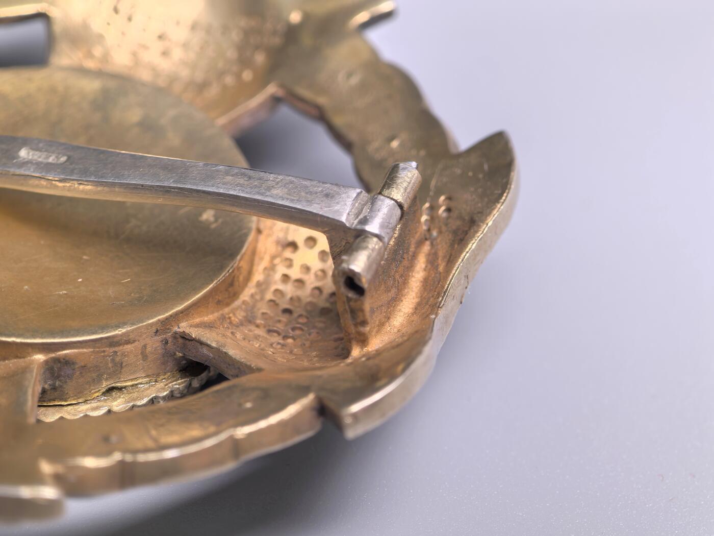 小驴勋章奖章收藏3月28日周六晚六点拍卖（珍爱和平，收藏战争，铭记历史，勿忘国耻，忠党爱国。有偿代拍，送拍规则在简介最后，参拍须阅读规则后再参拍，关系到运费包装发货时效真假辨别等关键信息，拍卖时不再发原图，看大图店主微信码在拍卖店铺介绍里） Rothe厂战后制作特蕾莎星芒勋章，类似于德国57版勋章