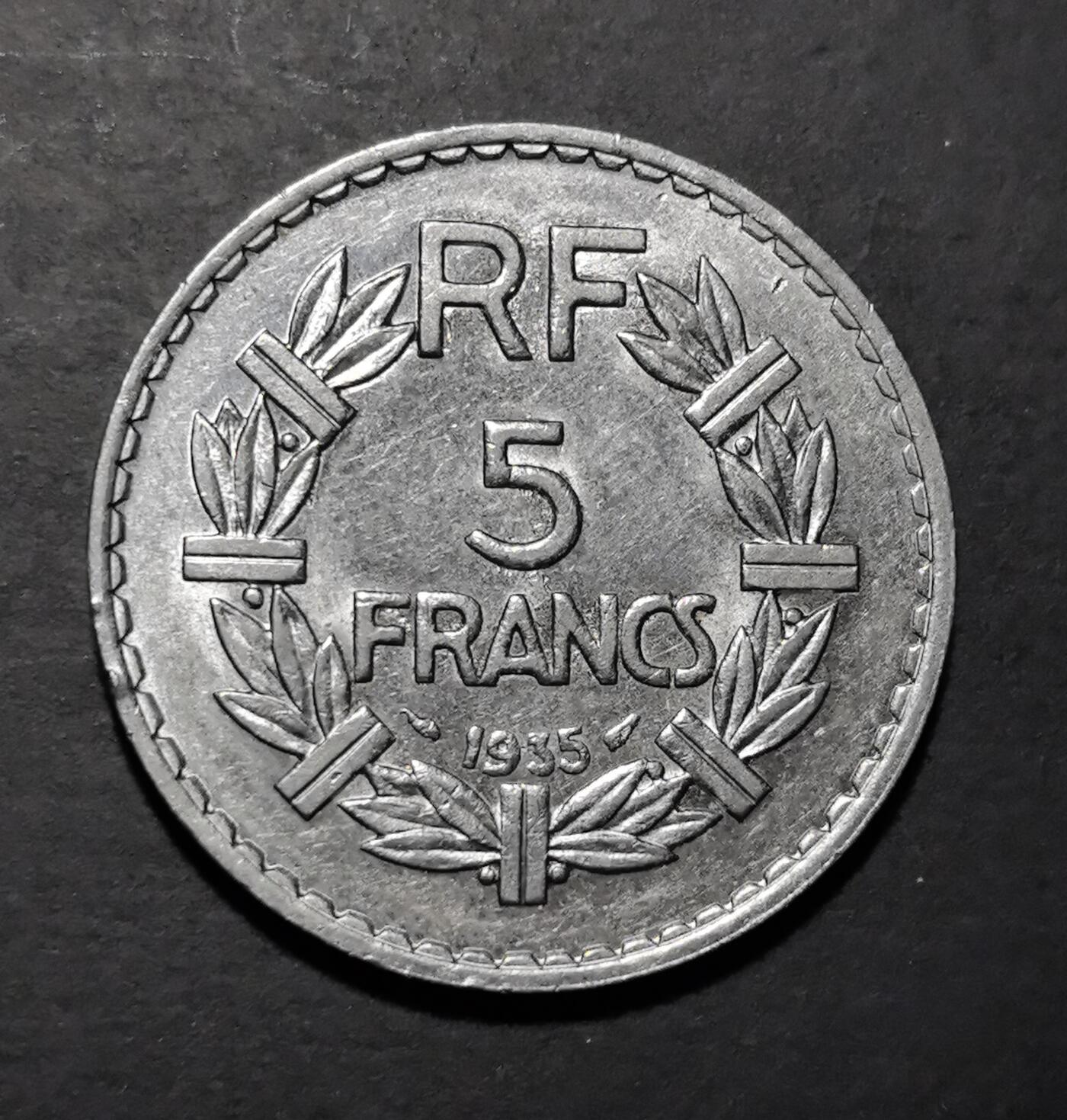 外国优质老铜币银币苏联纪念章，每周六晚九点倒数截拍，满百包邮可寄存，持续收拍