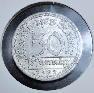 外国优质老铜币银币苏联纪念章，每周六晚九点倒数截拍，满百包邮可寄存，持续收拍 - 魏玛共和国1922 年50 芬尼铝币，正面为哥特体面值与国名，背面是象征丰收的麦束与 “雨露带来丰收” 铭文，见证德国一战后经济动荡时期，铝质轻薄，是魏玛时期币制的经典见证，收藏辨识度高。