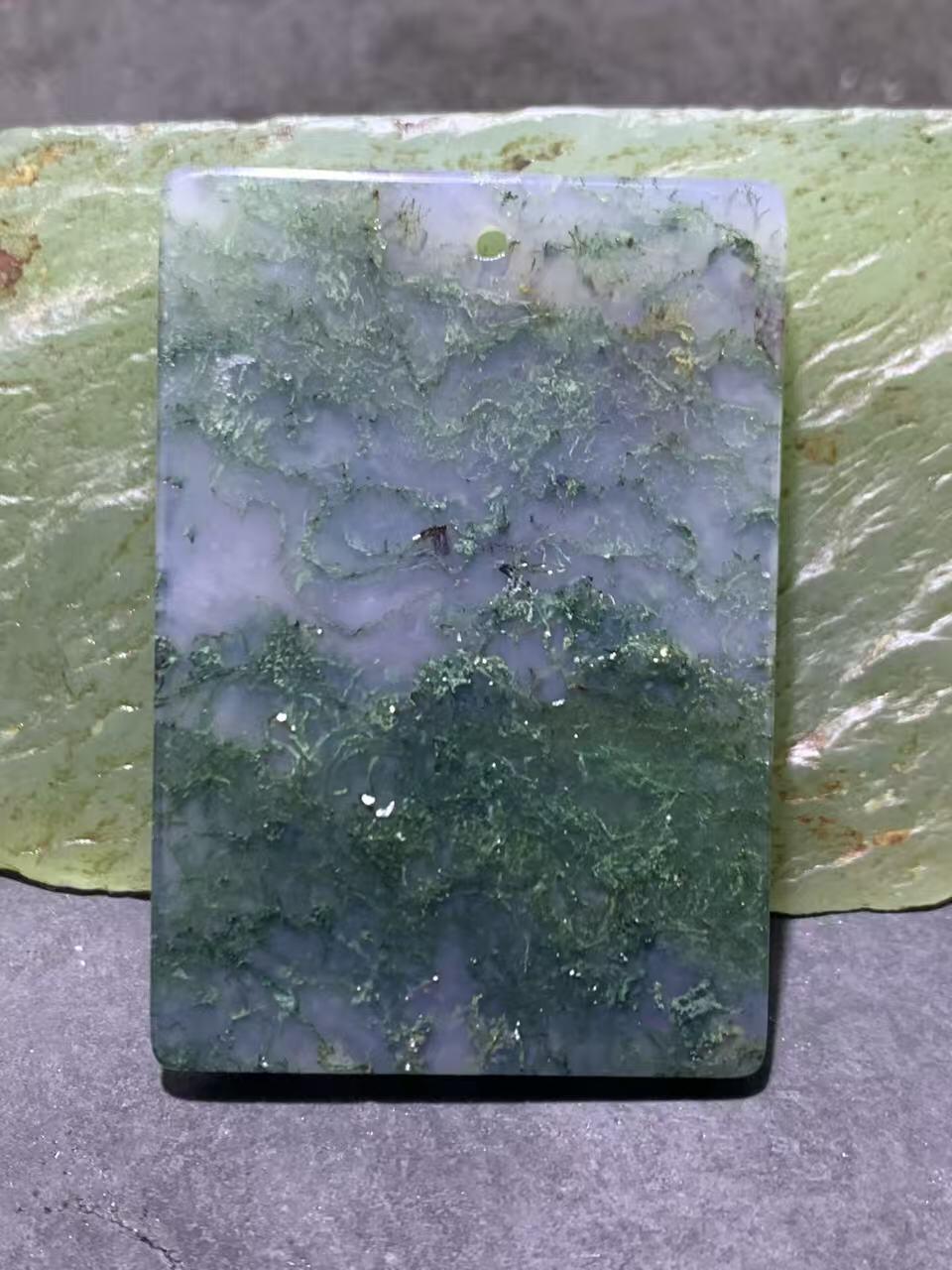 天然冰透高玉化水草玛瑙牌子一块