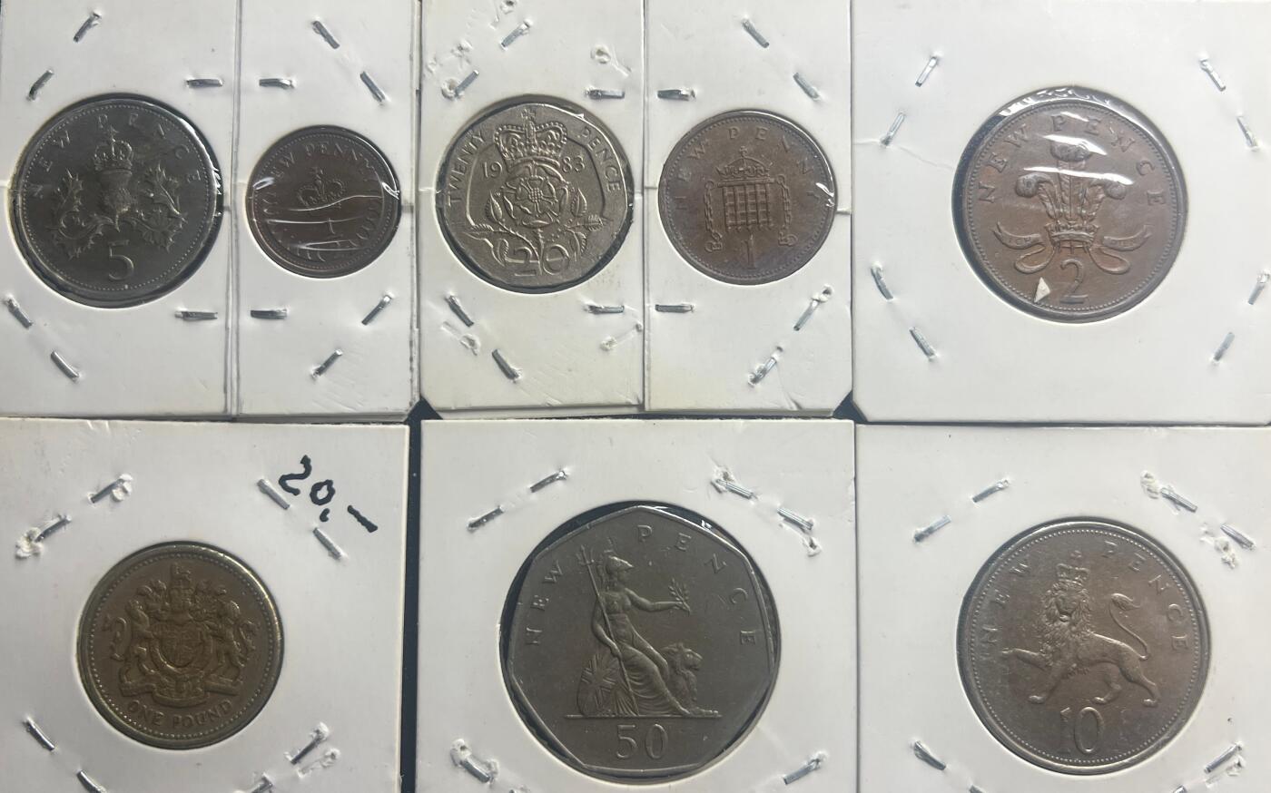 英国伊丽莎白二世 8 枚套币 0.5 便士 - 1 英镑 十进制改革版外国钱币