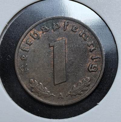 外国优质老铜币银币苏联纪念章，每周六晚九点倒数截拍，满百包邮可寄存，持续收拍 - 德国1937年1芬尼铜币A版，正面带有标志性的帝国鹰与万字徽，背面数字与橡叶纹饰清晰，铜色包浆厚重，是二战时期德国历史钱币收藏的典型实物。