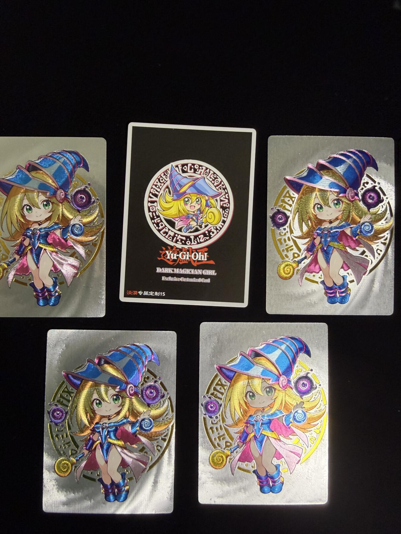 奇点卡牌限时专场无佣金 亲签 限编 所有卡牌独家赞助 部分卡牌支持多宫 流拍商品会循环上架 禁止小号扛价 拒绝套路 部分卡牌设有底价 大家放心拍！祝各位卡牌大佬名流身体健康！ 奇点卡牌 黑魔女粗闪X5