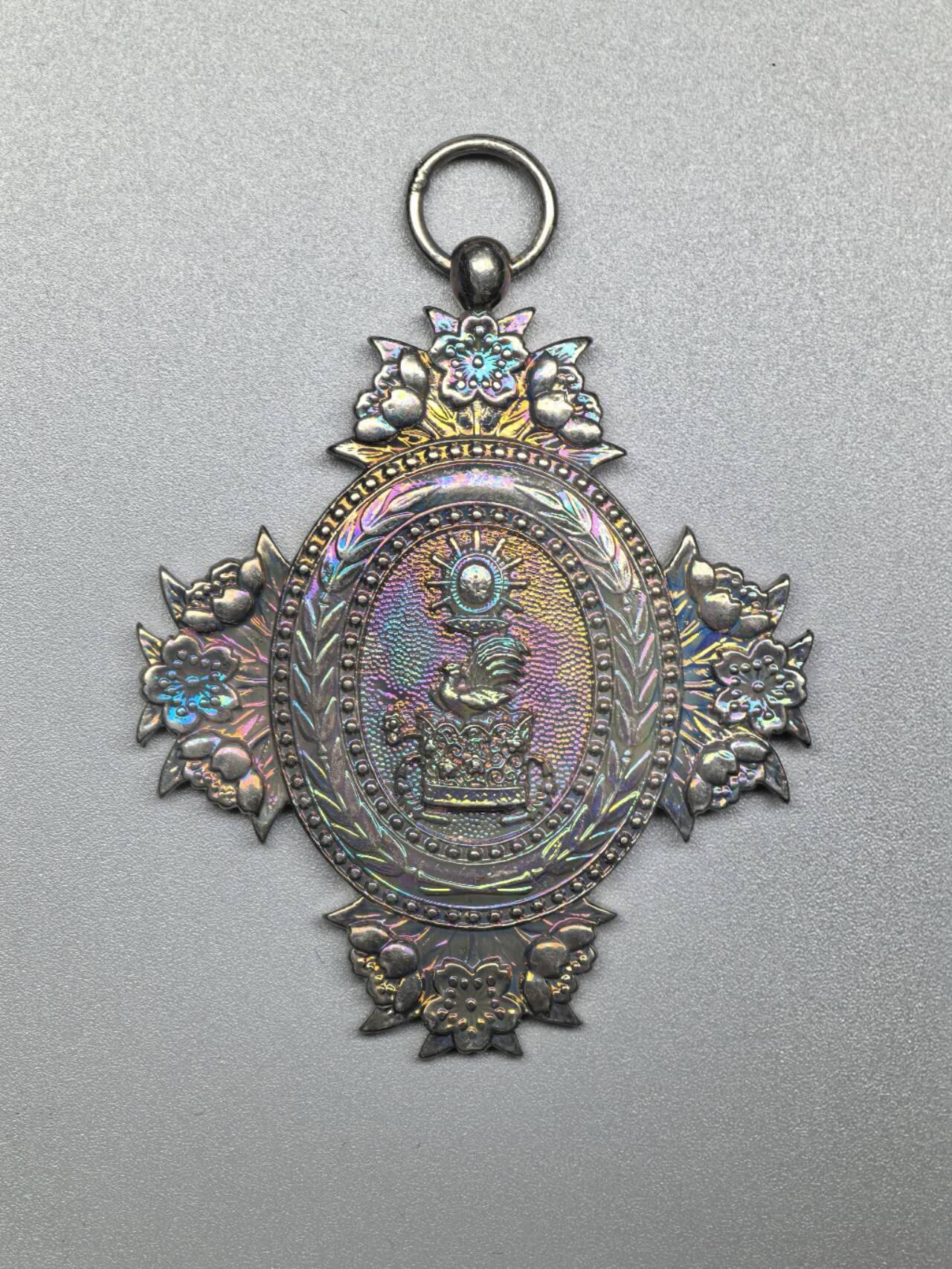 小驴勋章奖章收藏3月28日周六晚六点拍卖（珍爱和平，收藏战争，铭记历史，勿忘国耻，忠党爱国。有偿代拍，送拍规则在简介最后，参拍须阅读规则后再参拍，关系到运费包装发货时效真假辨别等关键信息，拍卖时不再发原图，看大图店主微信码在拍卖店铺介绍里） 现代工艺品 宝冠勋章 非原品