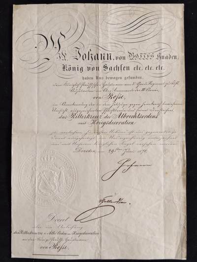 凯旋世界勋赏（第23期）（欢迎送拍）（对拍品有疑问请询问客服，不接受到手刀，出价默认拍品品相。请认真阅读拍卖规则！出价默认已认可！）（收到货请录制开箱视频，无视频概不处理问题。） - 帝德 萨克森王国 一级带剑骑士阿尔伯特十字勋章 证书 萨克森国王约翰 亲笔签名，萨克森军事大臣法布里斯 亲笔签名、双签签发 1871年颁发给处于前线的时任大尉 博塞