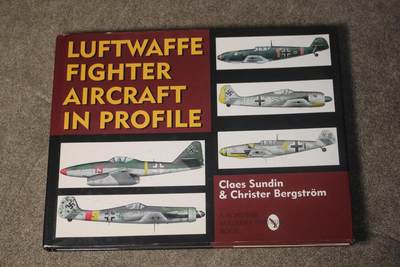 2026.4.2德系小拍卖 - LUFTWAFFE FIGHTER AIRCRAFT IN PROFILE 德三战机涂装，英文版，约140页，内容涵盖Bf109、Fw190等主力机型彩绘涂装和王牌飞行员历史资料，适合军模涂装参考、历史学习收藏。  保存很好，内页干净，无缺损。