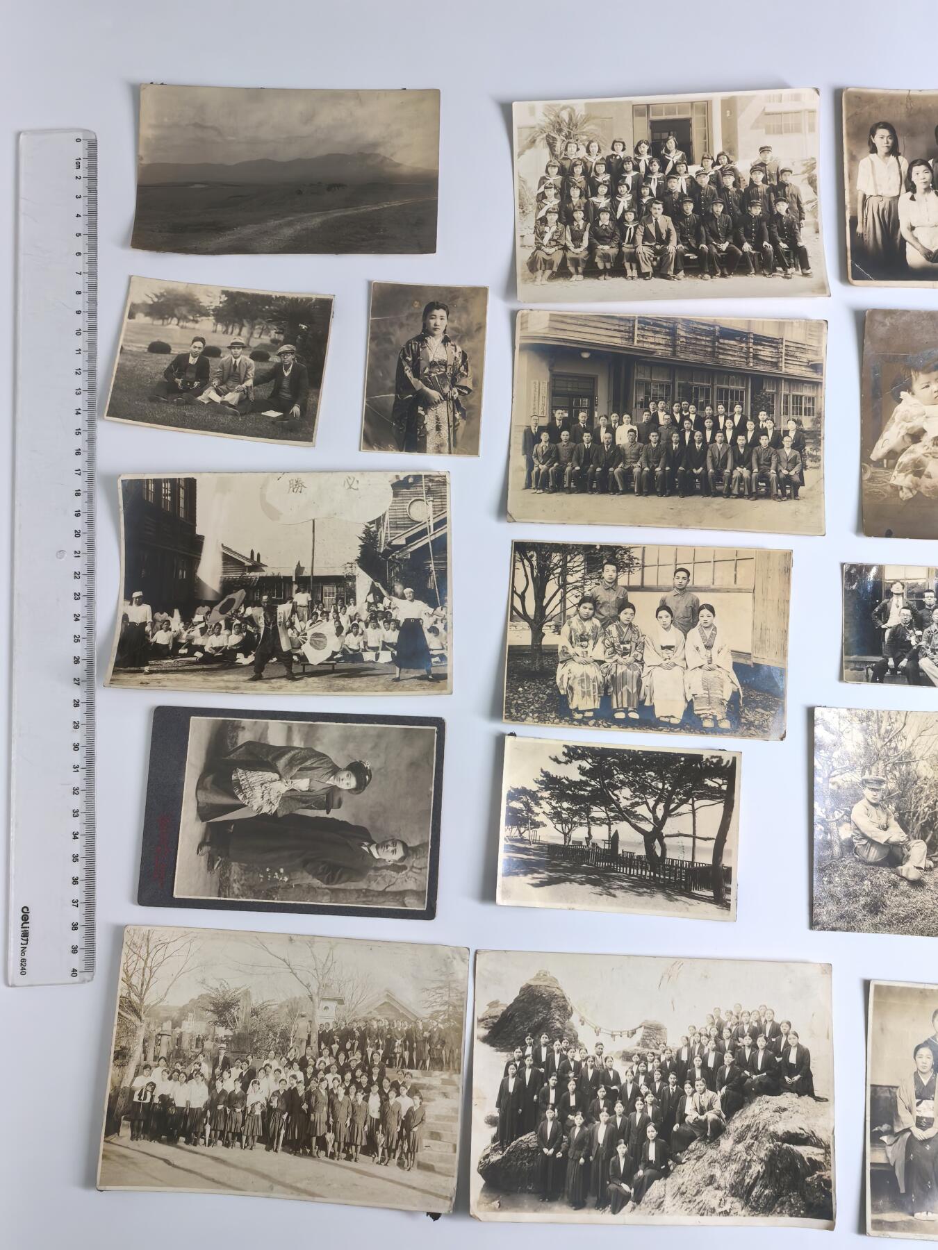 小驴勋章奖章收藏3月28日周六晚六点拍卖（珍爱和平，收藏战争，铭记历史，勿忘国耻，忠党爱国。有偿代拍，送拍规则在简介最后，参拍须阅读规则后再参拍，关系到运费包装发货时效真假辨别等关键信息，拍卖时不再发原图，看大图店主微信码在拍卖店铺介绍里）