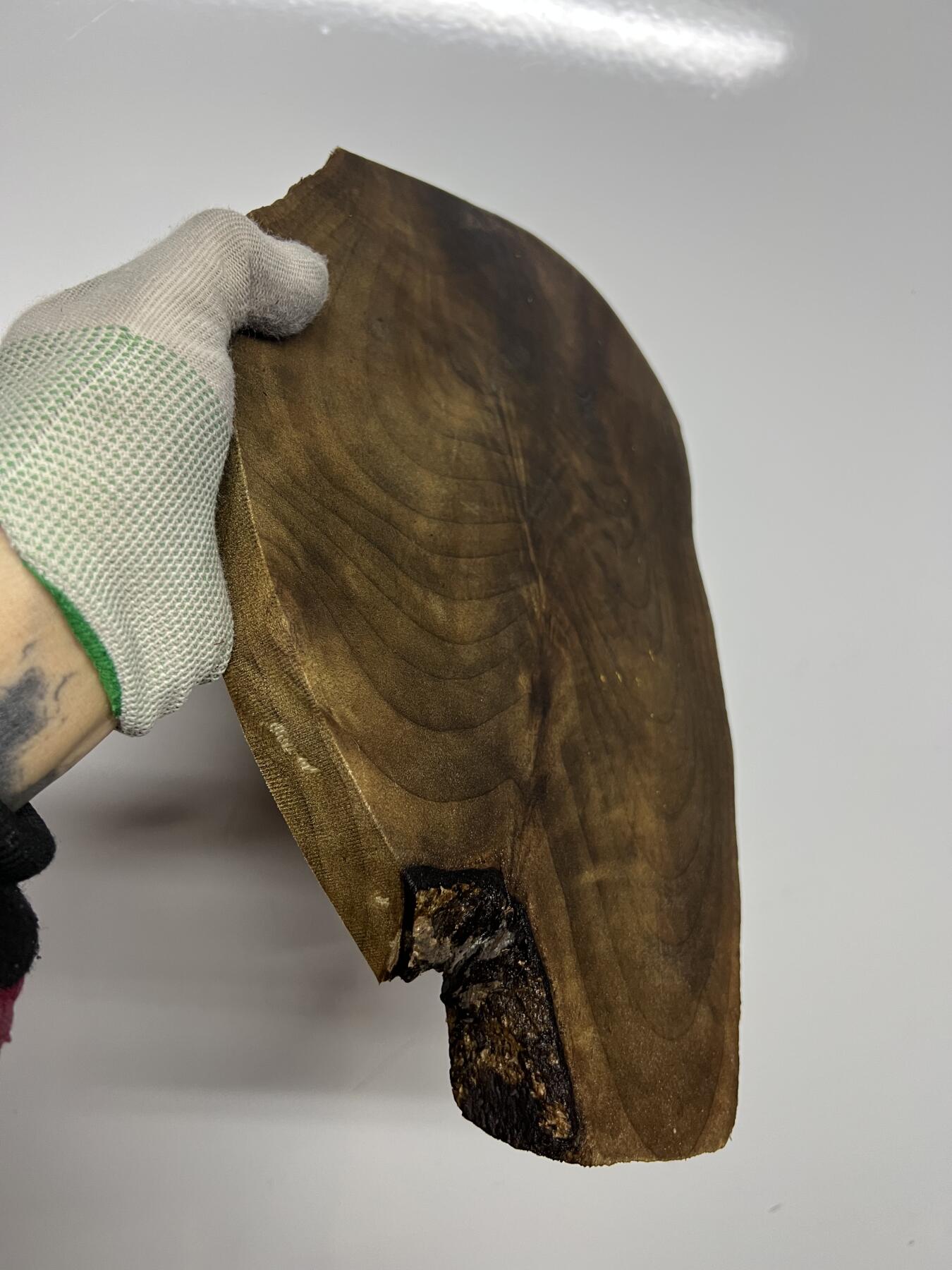 零元拍：金丝楠 干泡台，无需打磨就已经金光闪闪。满金丝药香，尺寸约：31.5/22/2.5CM。