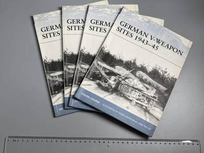 小驴勋章奖章收藏3月28日周六晚六点拍卖（珍爱和平，收藏战争，铭记历史，勿忘国耻，忠党爱国。有偿代拍，送拍规则在简介最后，参拍须阅读规则后再参拍，关系到运费包装发货时效真假辨别等关键信息，拍卖时不再发原图，看大图店主微信码在拍卖店铺介绍里） - 《德国V型武器基地1943-1945》书4本