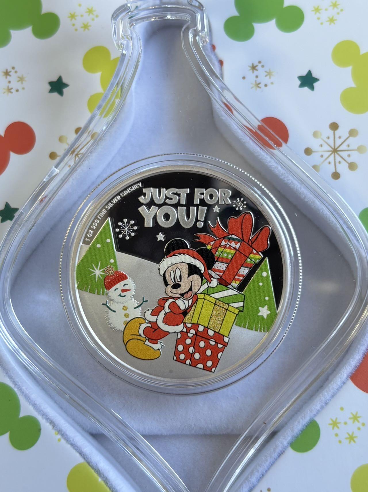 第195期拍卖 纽埃2021年迪士尼系列米奇欢度圣诞节1盎司彩银币，999银，发行2021枚