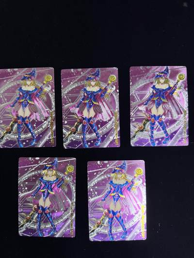 奇点卡牌限时专场无佣金 亲签 限编 所有卡牌独家赞助 部分卡牌支持多宫 流拍商品会循环上架 禁止小号扛价 拒绝套路 部分卡牌设有底价 大家放心拍！祝各位卡牌大佬名流身体健康！ - 奇点卡牌 黑魔女粗闪X5