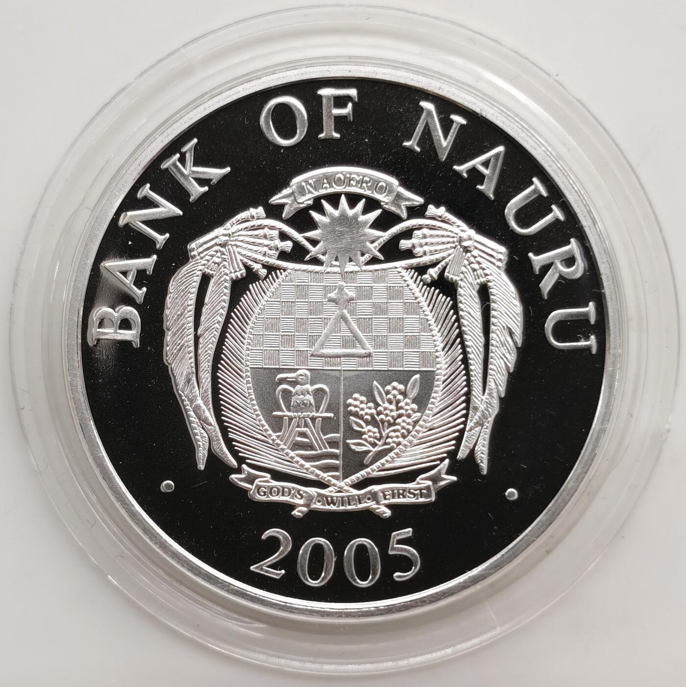 博洋堂“芳菲春韵”3月精品大拍专场暨第166期（全场包邮） 瑙鲁2005年10元带镀金插件反向精制银币 欧洲地标-公共宫（圣马力诺） 1盎司999银 发行量：2千