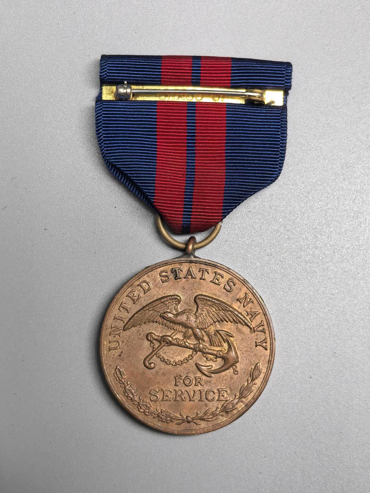 小驴勋章奖章收藏3月28日周六晚六点拍卖（珍爱和平，收藏战争，铭记历史，勿忘国耻，忠党爱国。有偿代拍，送拍规则在简介最后，参拍须阅读规则后再参拍，关系到运费包装发货时效真假辨别等关键信息，拍卖时不再发原图，看大图店主微信码在拍卖店铺介绍里） 美国1919-1920第二次海地战争奖章 海军陆战队版，请自行判断