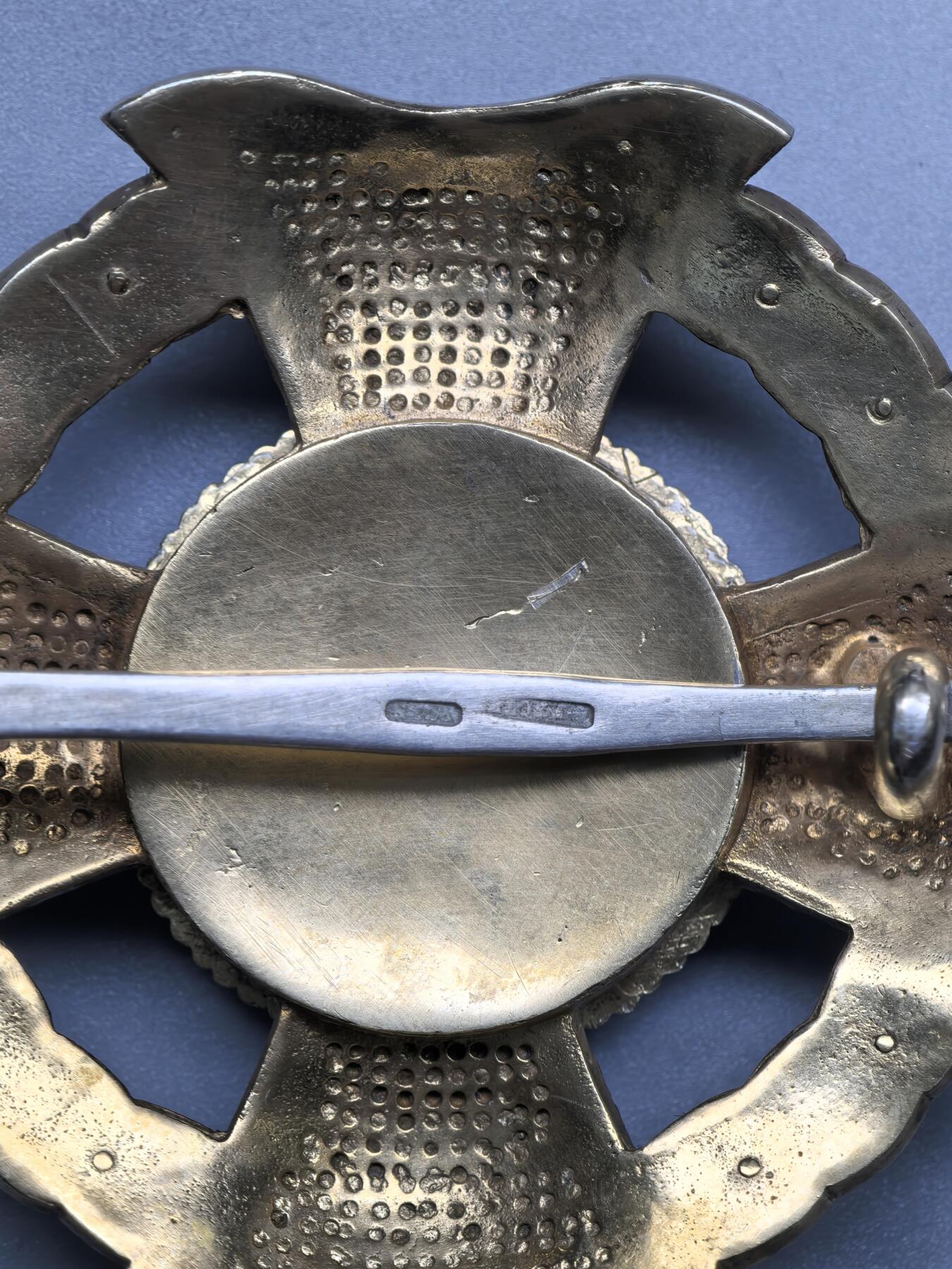 小驴勋章奖章收藏3月28日周六晚六点拍卖（珍爱和平，收藏战争，铭记历史，勿忘国耻，忠党爱国。有偿代拍，送拍规则在简介最后，参拍须阅读规则后再参拍，关系到运费包装发货时效真假辨别等关键信息，拍卖时不再发原图，看大图店主微信码在拍卖店铺介绍里） Rothe厂战后制作特蕾莎星芒勋章，类似于德国57版勋章