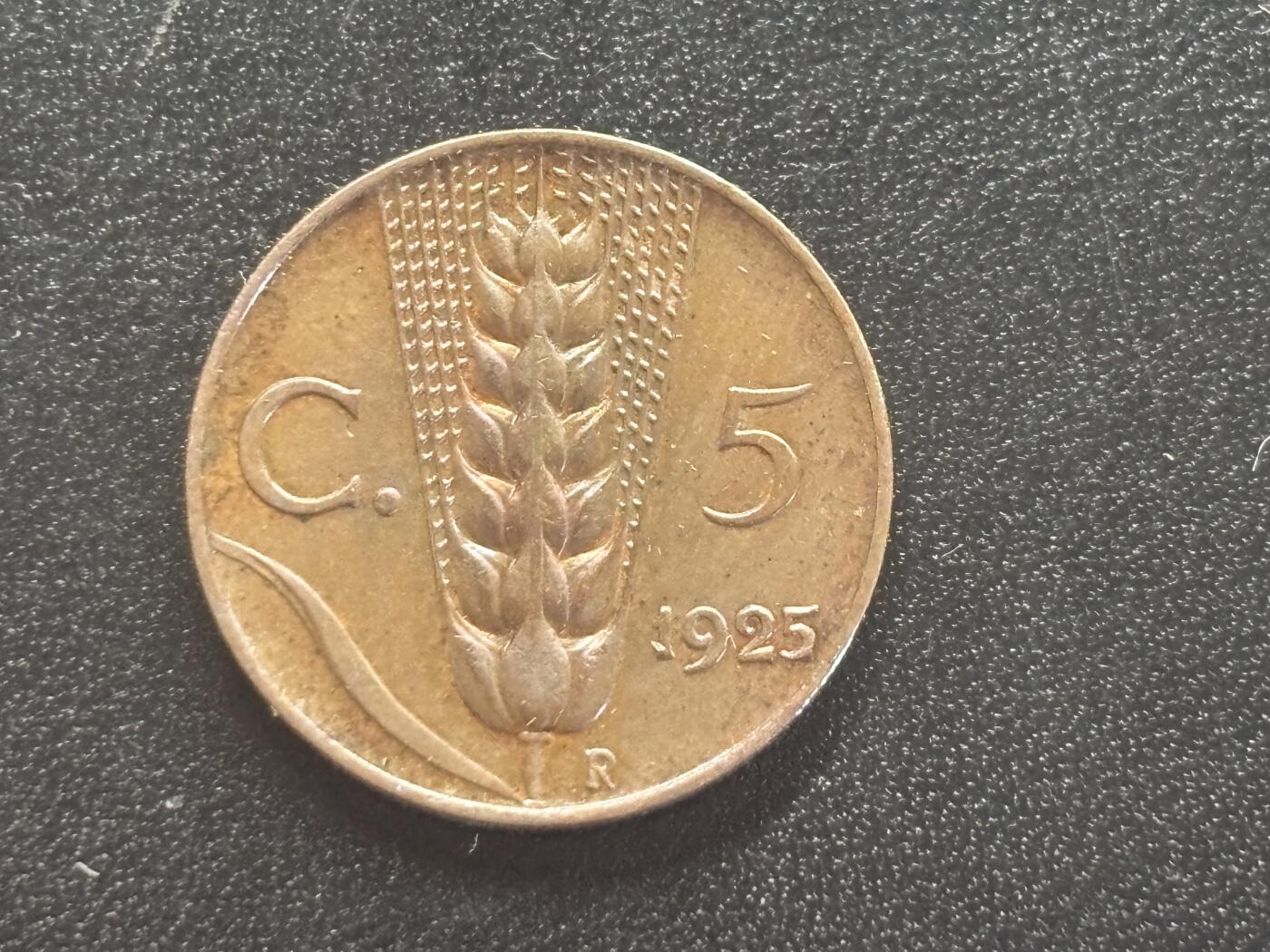 邮泉阁邮票限时拍卖第四十四场 （邮票在国外，请付邮费6元） 意大利 维克托·伊曼纽尔三世国王1925年5分