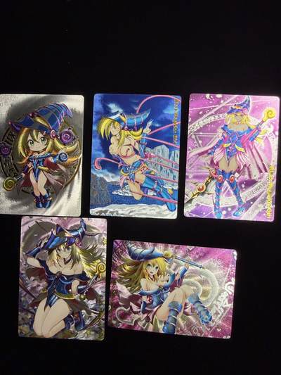 奇点卡牌限时专场无佣金 亲签 限编 所有卡牌独家赞助 部分卡牌支持多宫 流拍商品会循环上架 禁止小号扛价 拒绝套路 部分卡牌设有底价 大家放心拍！祝各位卡牌大佬名流身体健康！ - 奇点卡牌 黑魔女粗闪X5