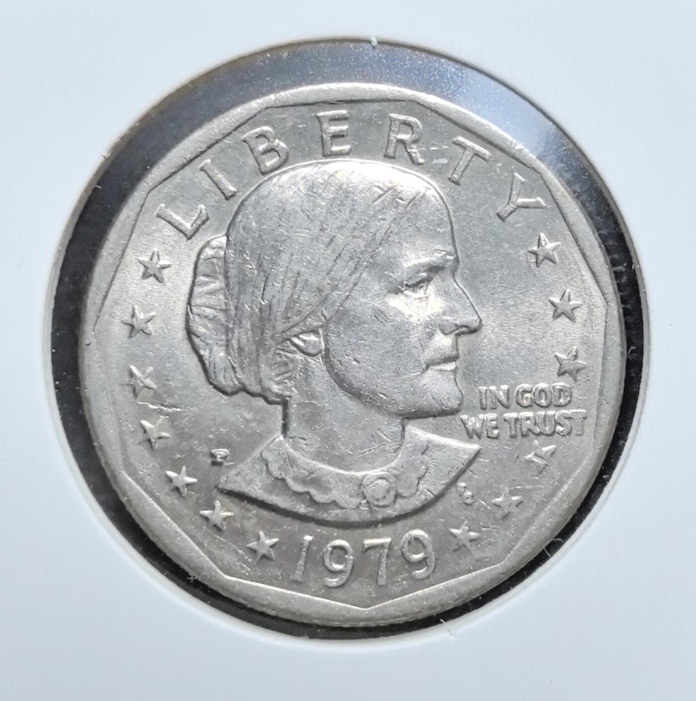 外国优质老铜币银币苏联纪念章，每周六晚九点倒数截拍，满百包邮可寄存，持续收拍 美国苏珊・安东尼1979年1 美元，独特十一边形形制，正面为女权领袖安东尼像，背面是白头海雕国徽，是美国首枚女性形象流通币，兼具历史与收藏价值。