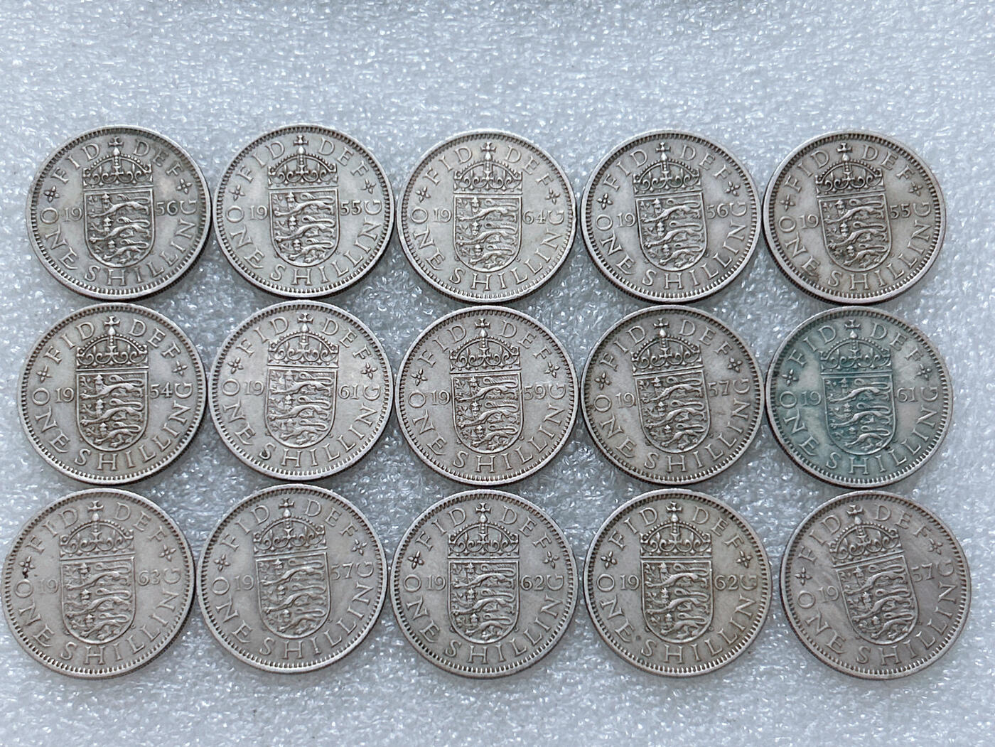 第一海外回流一元起拍收藏 散集专场  第307期 英国60年代三狮版1先令硬币 15枚