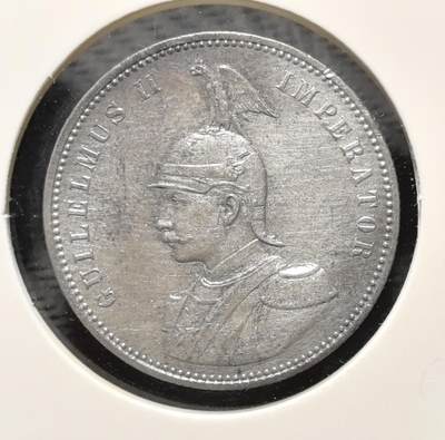 外国优质老铜币银币苏联纪念章，每周六晚九点倒数截拍，满百包邮可寄存，持续收拍 - 德属东非1910 年1卢比银币，正面为德皇威廉二世戎装像，饰以橄榄枝纹饰，是德国殖民非洲时期的核心银质流通币。银币包浆温润，图案细节硬朗，见证德意志殖民扩张与东非货币史，兼具殖民钱币收藏与历史叙事价值。