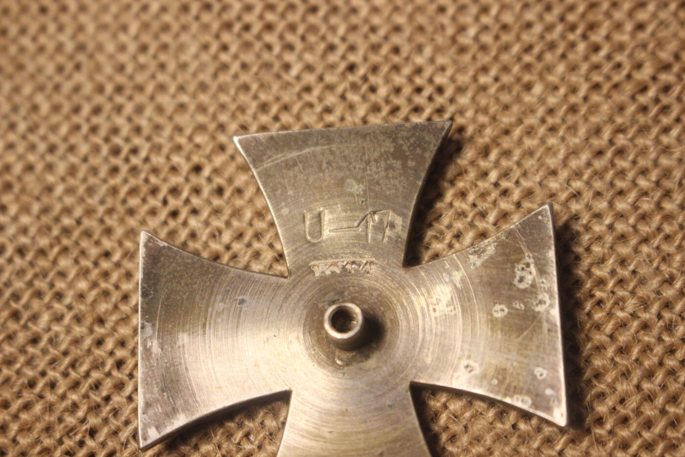 2026.4.2德系小拍卖 一战一铁，二战时期造圆盘拱版，私人订制代章，一片式整体结构，合金材质，日常佩戴品相，漆面略有剐蹭