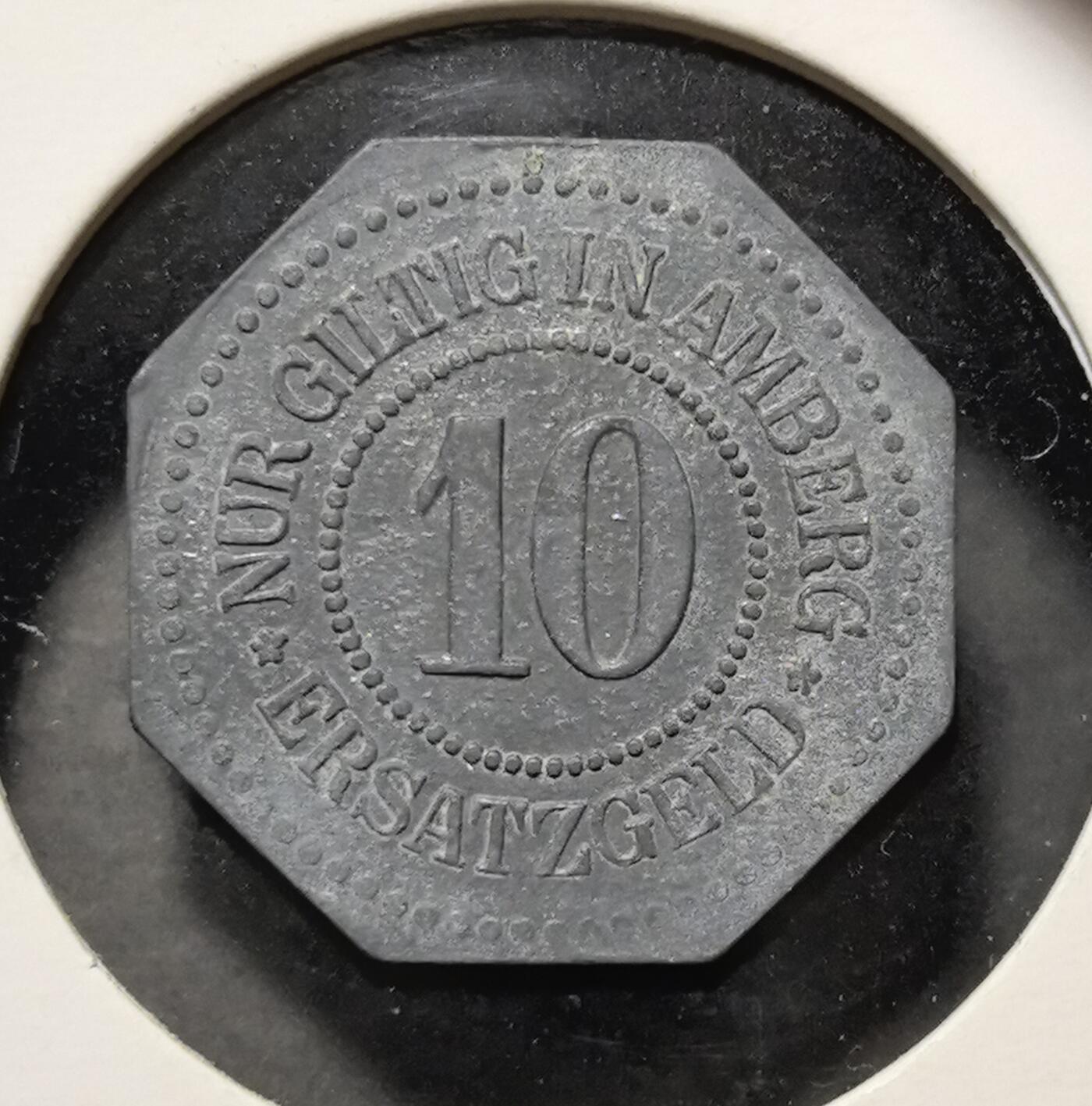 外国优质老铜币银币苏联纪念章，每周六晚九点倒数截拍，满百包邮可寄存，持续收拍 德国安贝格10 芬尼八角形应急代用币，正面为巴伐利亚狮盾市徽，背面刻有 “仅在安贝格流通” 与面值，是一战时期德国地方为缓解货币短缺发行的战时应急币。它形制独特、历史背景鲜明，极具德国近代战时货币与地方代用币收藏研究价值。