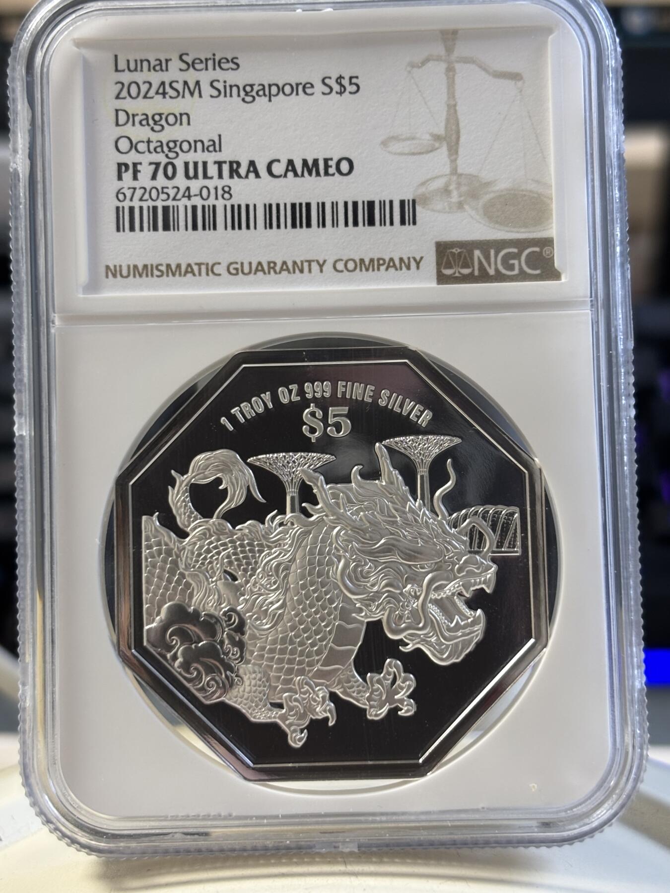 第194期拍卖 新加坡2024年十二生肖龙年银币3枚套NGC-PF70，1盎司/1盎司/1/4盎司，999银，发行2000套，无盒证