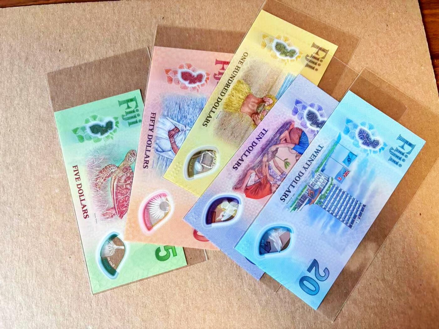 【Blue Auction】世界纸币精拍第801期——18级TOP拍卖/信誉/品质/专业/高效💫 【一组5张AA冠全同号无47】斐济 新版 5-100元 全新UNC