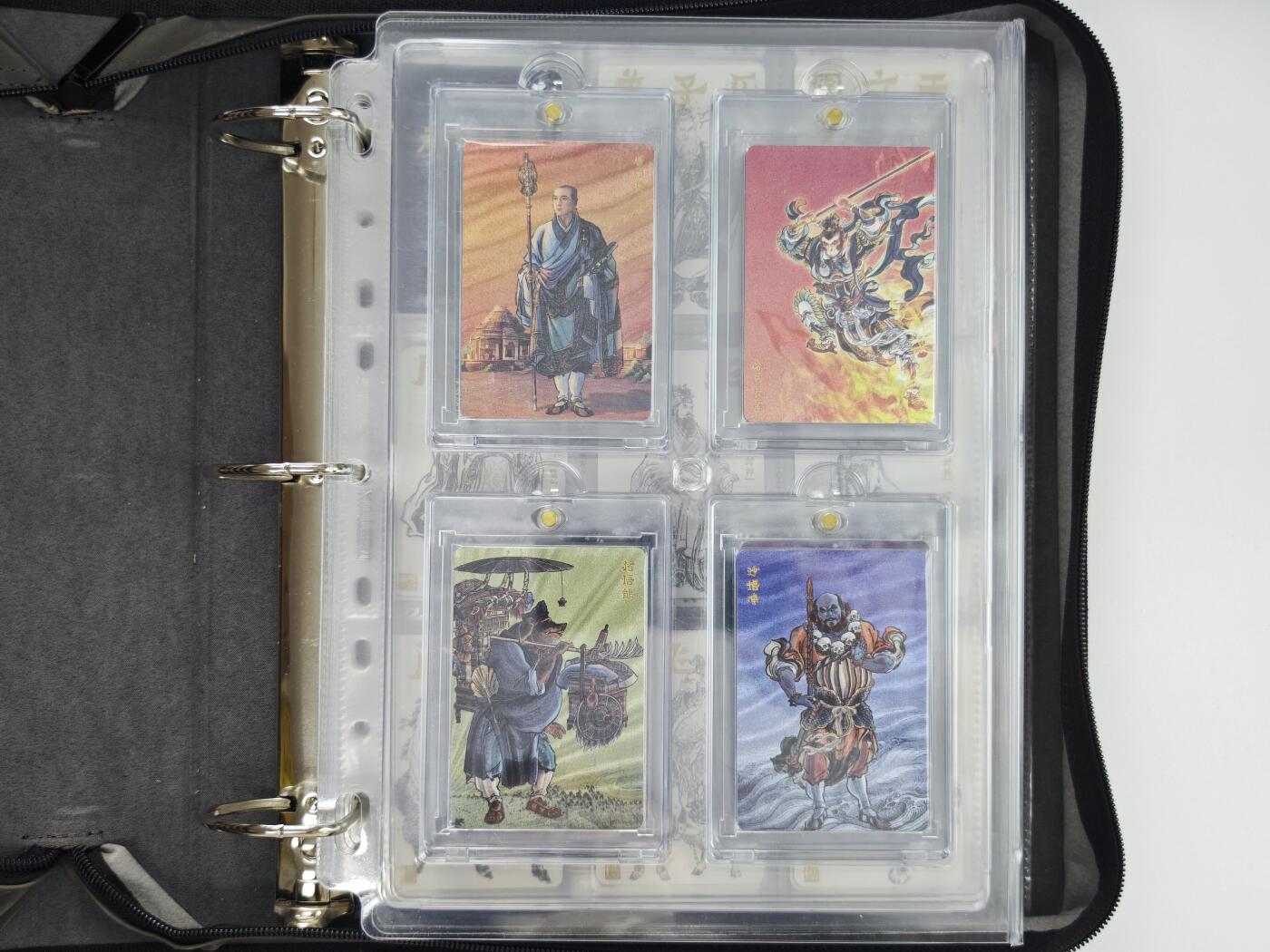 白泽拍卖卡牌手绘专场第34期（花朝去了又春分 草如茵 柳烟新） 2021 人文之宝 李云中神话中国 解锁卡西游师徒等12张粗闪+封神群仙卡144张线稿普卡（含保护卡/收藏编号卡）+西游神魔卡158张线稿普卡（含保护卡）+藏书票3张+异形卡师徒五人5张粗闪 带卡册