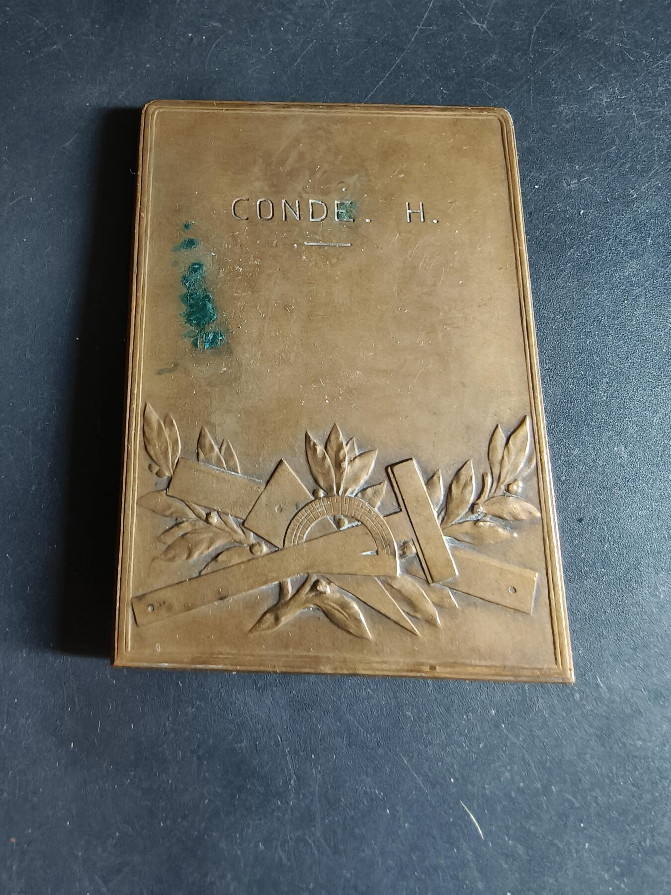 老王徽章第190期 法国1927年卡昂市第22届建筑大会方形大铜章    大师希波利特·勒菲弗尔作品      尺寸50×70mm     重量110.6g