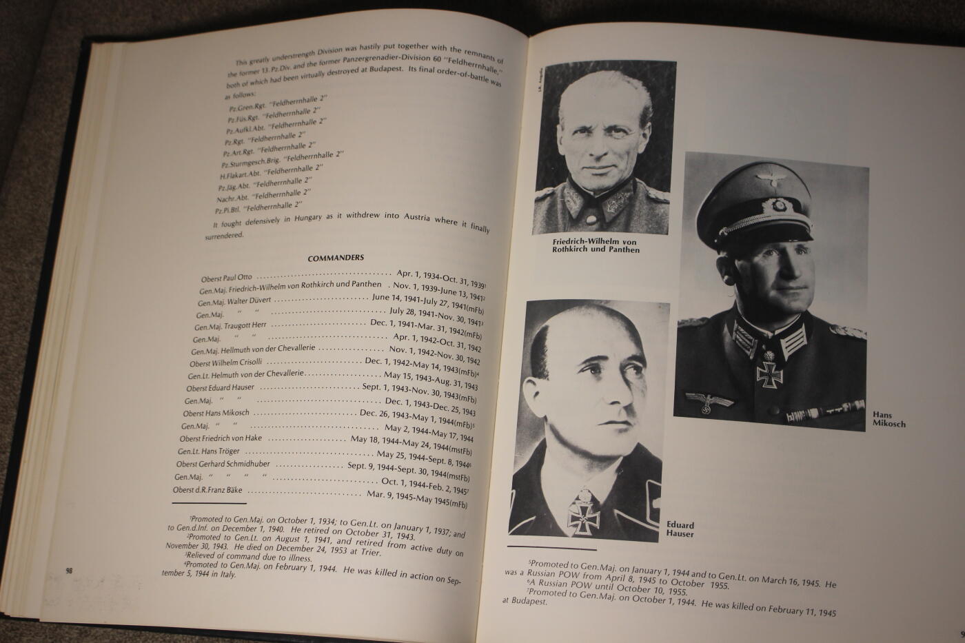 2026.4.2德系小拍卖 德三装甲兵团，全书335页，详细介绍了装甲兵的历任指挥官、编队构成、制服装备还有战术符号，封面略有痕迹，内页完好
