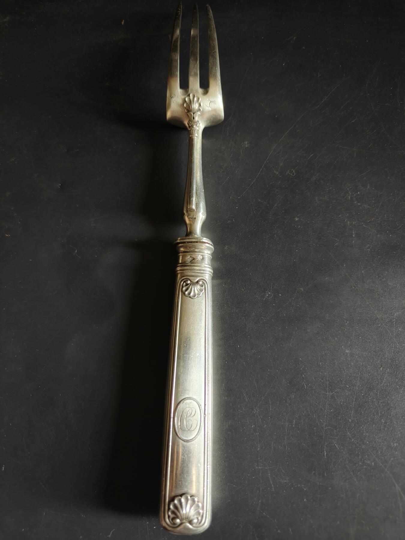 老王徽章第190期 法国银叉子    密涅瓦1级银标    950银     长度30mm    重量219.3g