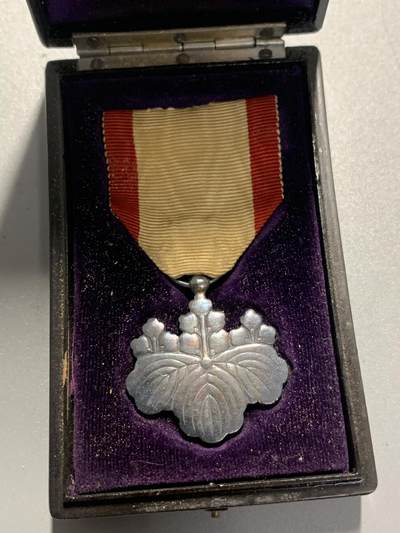 远东徽章小铺3月29日周日晚上9点结束 - 八等白叶