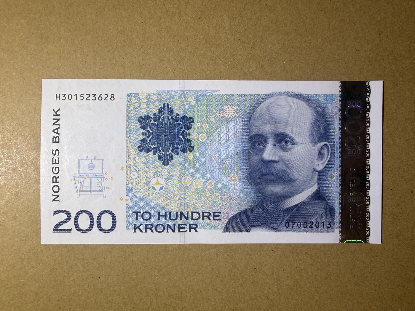 《艾美收藏》第238期-3.29周日外币畅拍场 挪威200克朗 UNC 2013年 挪威物理学家伯克兰 无47尾8