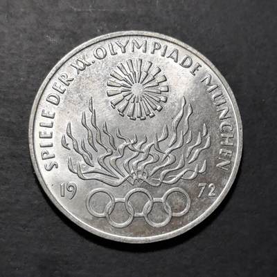 外国优质老铜币银币苏联纪念章，每周六晚九点倒数截拍，满百包邮可寄存，持续收拍 - 德国 1972 年慕尼黑奥运会 10 马克纪念银币，联邦鹰徽与火焰五环设计，见证奥运历史，银质精良，细节清晰，兼具收藏与体育纪念双重价值。