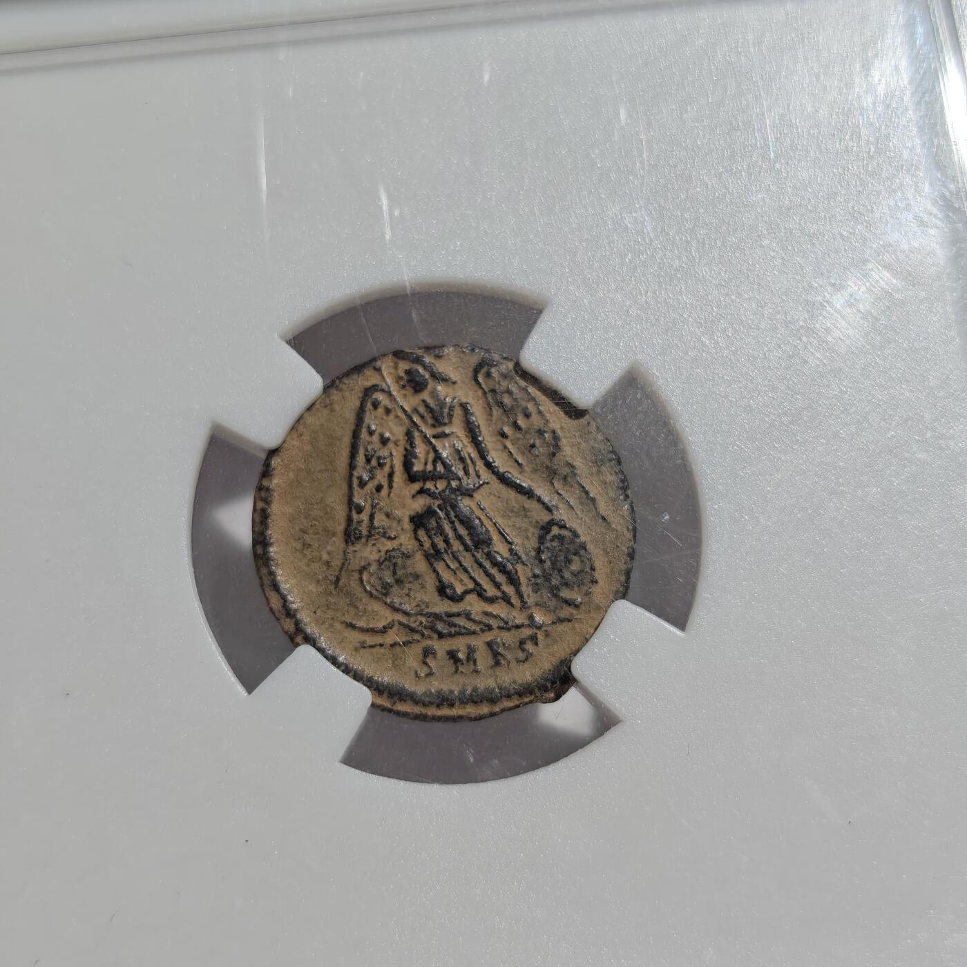 大象古币古希腊古罗马钱币专场首次拍卖1 ZDGS众诚详评评级古罗马帝国君士坦丁堡建城纪念铜币君士坦丁堡女神和胜利女神站在船头沙漠坑黑皮壳