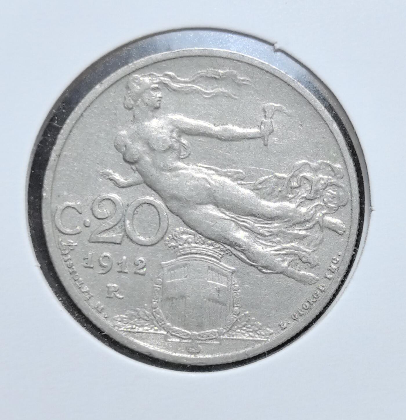 外国优质老铜币银币苏联纪念章，每周六晚九点倒数截拍，满百包邮可寄存，持续收拍 意大利王国1912年20分，正面为手持火炬的胜利女神像与国徽，背面是象征丰收的小麦穗与 “ITALIA” 字样，见证意大利统一后发展时期，艺术风格鲜明，是意大利近代币制与新艺术运动美学的珍贵实物见证，收藏价值突出。