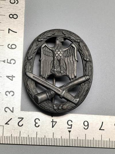 小驴勋章奖章收藏3月28日周六晚六点拍卖（珍爱和平，收藏战争，铭记历史，勿忘国耻，忠党爱国。有偿代拍，送拍规则在简介最后，参拍须阅读规则后再参拍，关系到运费包装发货时效真假辨别等关键信息，拍卖时不再发原图，看大图店主微信码在拍卖店铺介绍里） - 现代工艺品 扣符号普通突击章 非原品