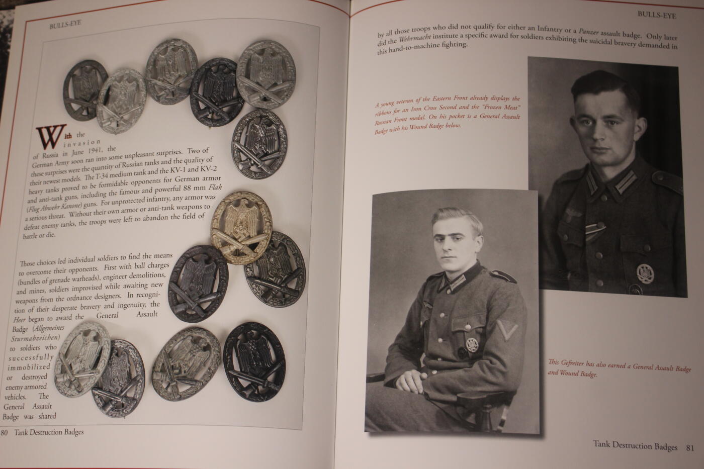2026.4.2德系小拍卖 BULLS-EYE 德三射手续饰和独立击毁坦克鉴赏，共151页，全铜版纸印刷，较为详细的介绍了两款嘉奖的历史沿革和工艺细节，近库存品相