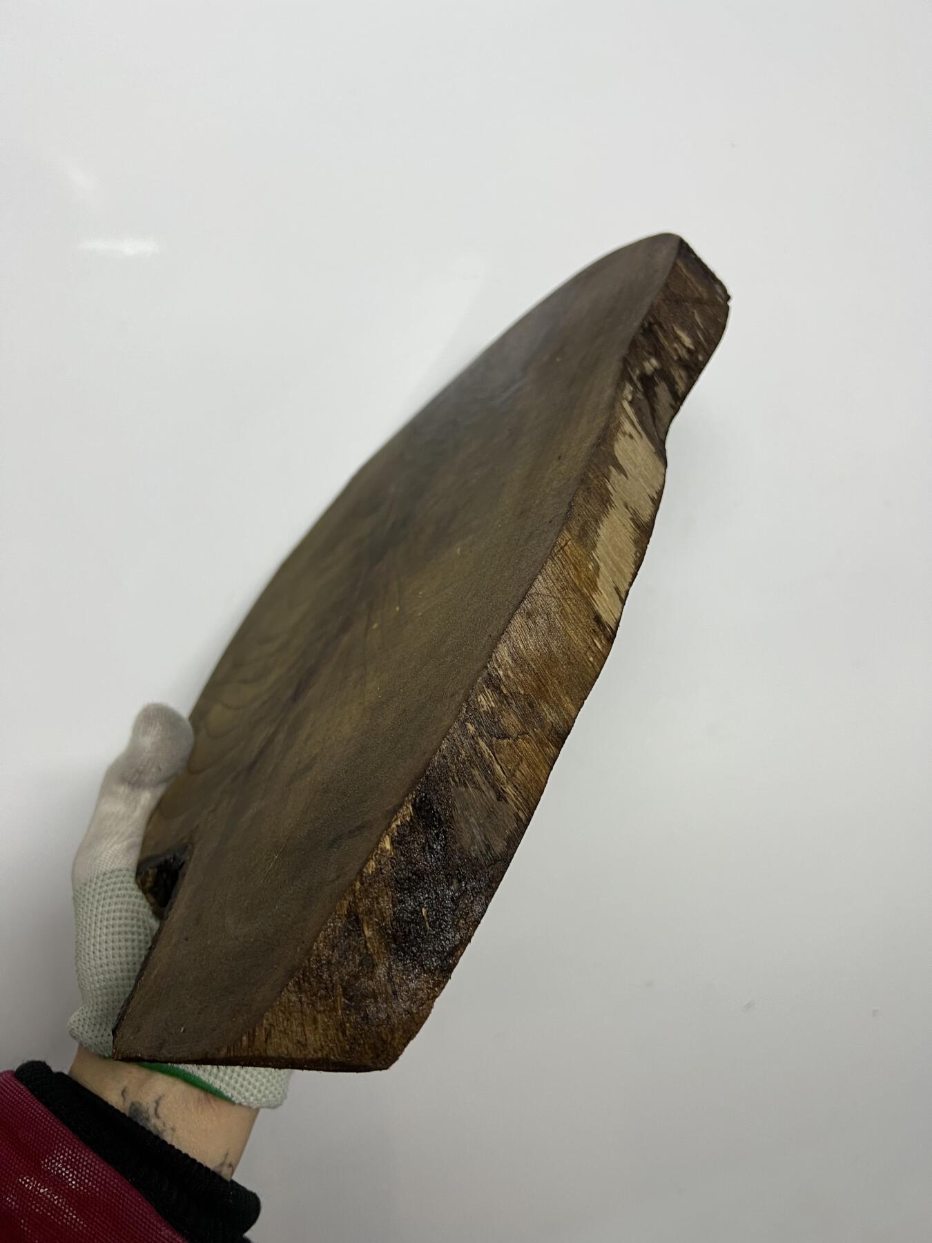 零元拍：金丝楠 干泡台，无需打磨就已经金光闪闪。满金丝药香，尺寸约：31.5/22/2.5CM。